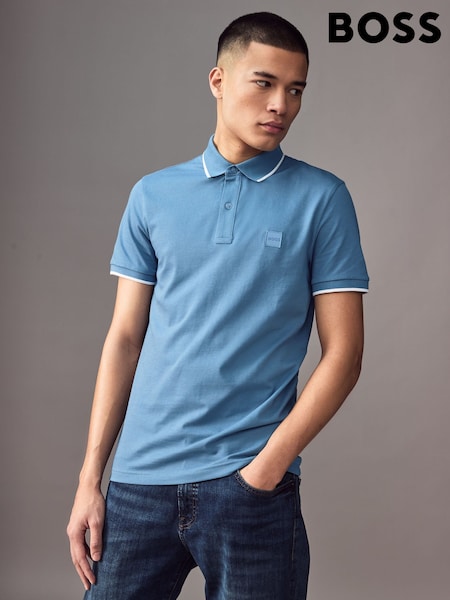 Albastru - Tricou polo BOSS Passertip cu logo patch și croială slim fit din material pique (AV4094) | 352 LEI