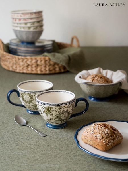 Laura Ashley Set of 2 Green Hedingham Large Mugs (AV5731) | €35