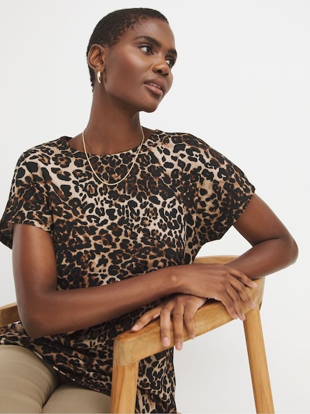 JD Williams Leopard Print Textured Longline Curved Hem Top (AV7155) | 38 €