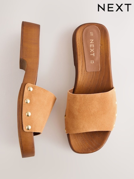 Marron fauve en daim - Open Toe Studded Clog Mule Sandals (AV8180) | 63 €