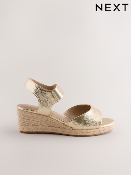 Gold Extra Wide Fit Forever Comfort® Round Toe Elastic Strap Detail Wedges (AW0200) | €56