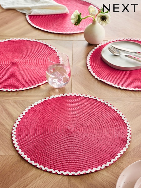 Set of 4 Wiggle Trim Placemats (AW1642) | ‏69 ر.ق.