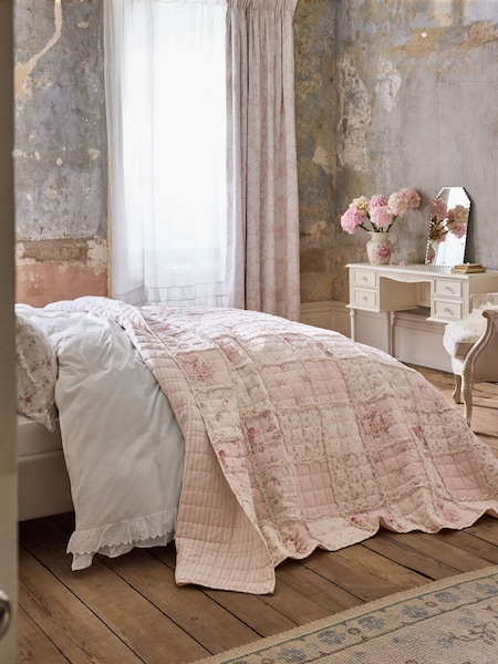 Shabby Chic by Rachel Ashwell® Pink Floral Print Ruffled Patchwork Bedspread (AW2463) | €141 - €198