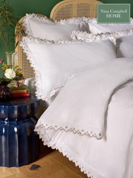 Nina Campbell Jester Scallop Spot 200 Thread Count Duvet Cover and Pillowcase Set (AW2490) | € 99 - € 145