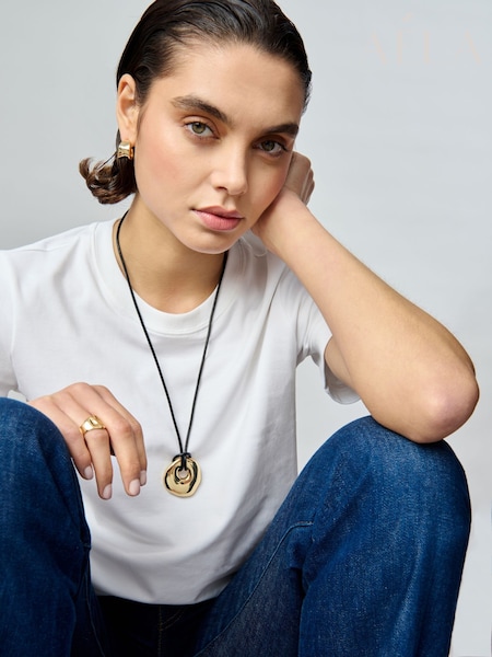 Aela Genuine Leather Cord And Adjustable Length Black Pendant (AW6554) | €53
