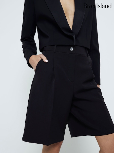River Island Black Pleated Bermuda Shorts (AW7507) | €27