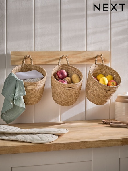 Set of 3 Hanging Baskets and Wall Hooks (AW8218) | 55 €