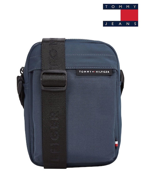 כחול  - Tommy Hilfiger Repreve Mini Reporter Bag (AW8500) | ‏427‏₪