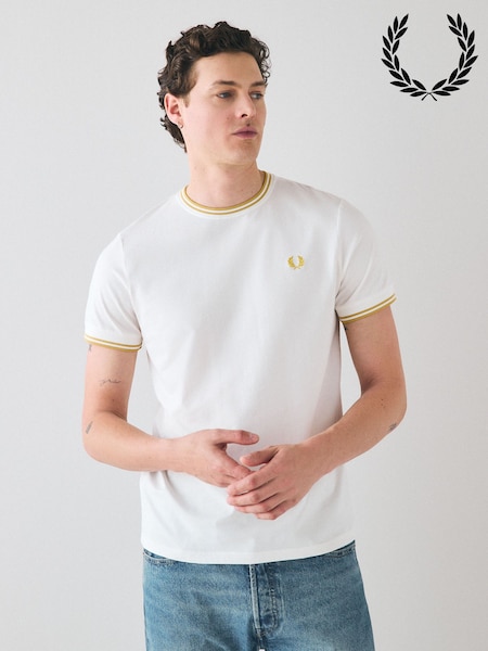 Fred Perry Twin Tipped Logo T-Shirt (AW9340) | 333 QAR