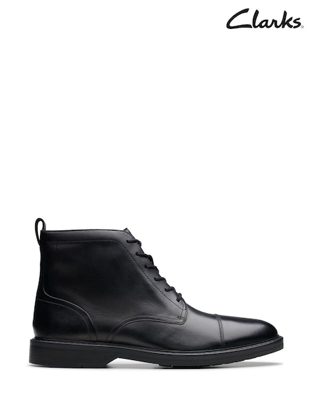 Clarks Leather Adwin Cap Boots (AW9865) | kr1 330