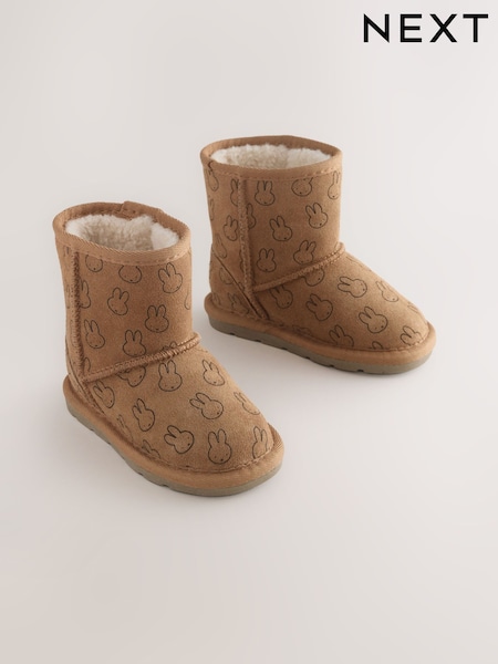 Tan Brown Miffy Tall Suede Pull-On Boots (AY2830) | R$ 285 - R$ 325