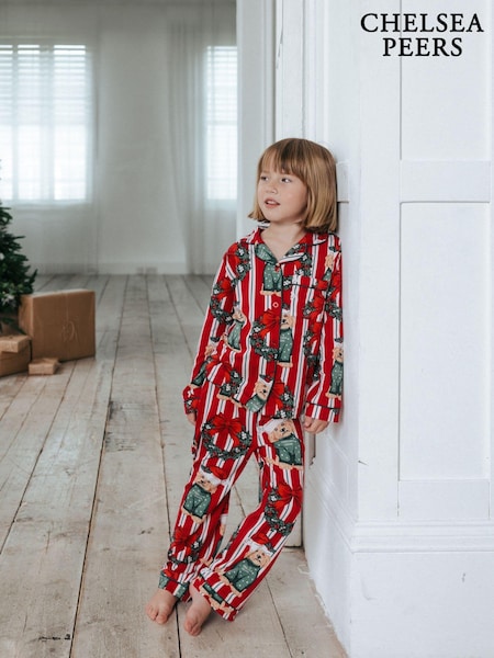 Chelsea Peers Red Christmas Dog & Wreath Print Long Pyjamas Set (AY3501) | €27