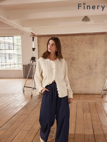 Finery Sadie Ivory Button Front Cardigan (AY6260) | €93