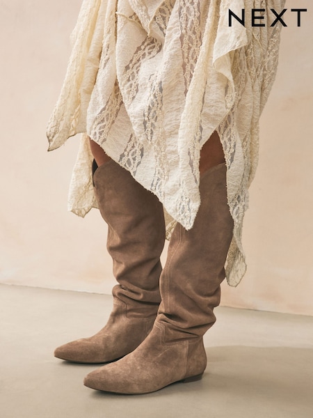 Mink Brown Suede Signature Premium Leather Knee High Slouch Boots (AY8409) | R$ 855
