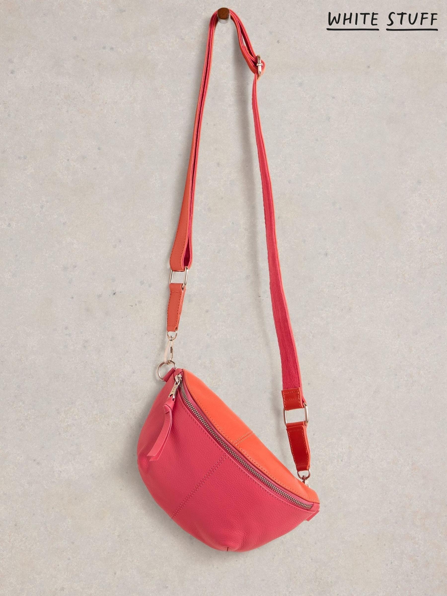 WHITE STUFF セビーレザースリングミニバッグ Mini Sebby Leather Sling Bag in DK PLUM | White Stuff