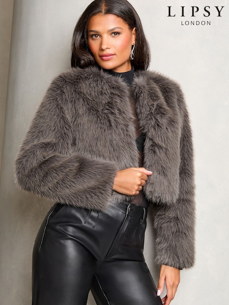 Lipsy Short Faux Fur Coat (AY9239) | 61 €