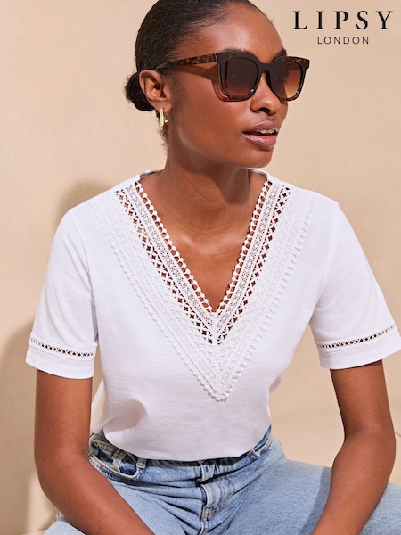 Lipsy White Crochet Trim V Neck T-Shirt (B00248) | €18