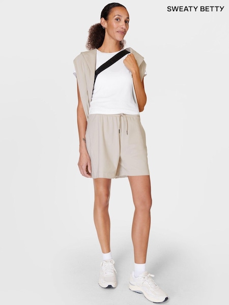 Mineral-Beige - Sweaty Betty Explorer 5.5" Shorts (B00632) | 94 €