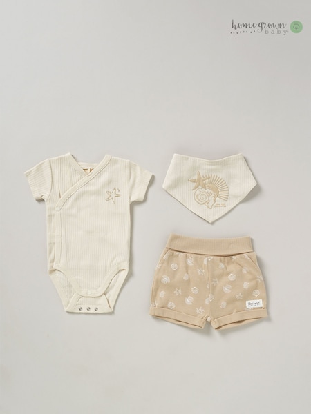 Homegrown Natural 3 Piece Bodysuit Shorts And Reversible Bib Set (B02916) | R$ 215