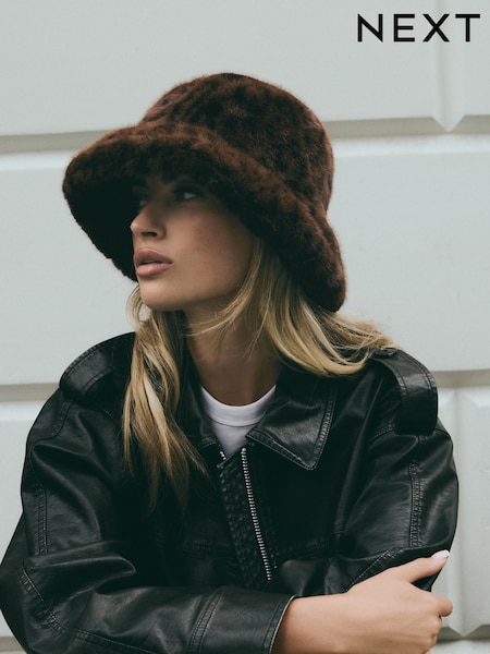 Leopard Print Faux Fur Bucket Hat (B04037) | €29