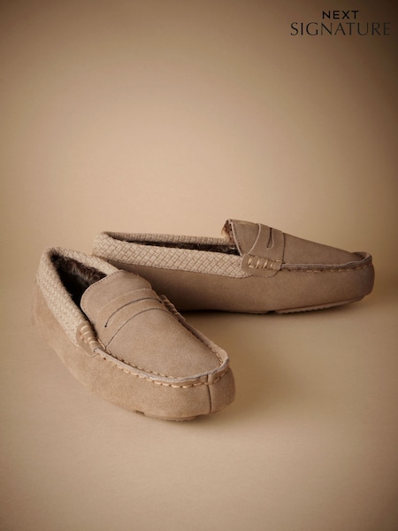 חום אפרפר - Signature Suede Faux Fur Lined Moccasin Slippers (B04181) | ‏117‏₪