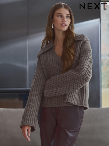 Neutral Brown Mole Premium 100% Wool Chunky Ribbed Knitted Open Collar Jumper (B16927) | €34