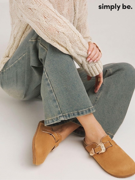 rjava - Simply Be Extra Wide Fit Closed Toe Mule Shoes (B21230) | € 35