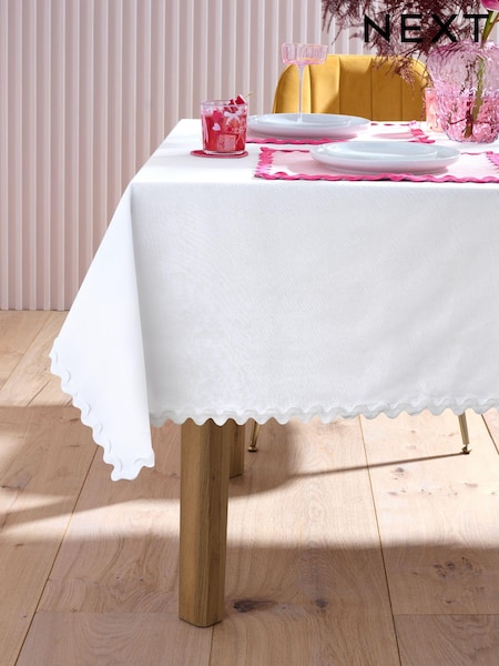 White Wiggle Trim 100% Cotton Table Cloth (B22910) | €30 - €40