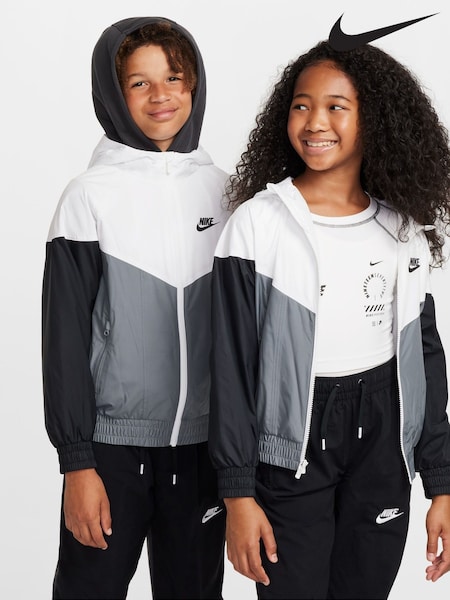 Nike Black/White Sportswear Windrunner Hooded Jacket (B27322) | € 86