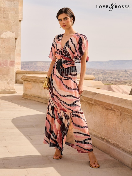 Love & Roses Printed Ruched Flutter Sleeve Midi Dress (B27868) | €46