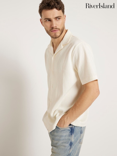 River Island Cream Short Sleeve Regular Fit Revere Plisse 100% Cotton Shirt (B33186) | €42