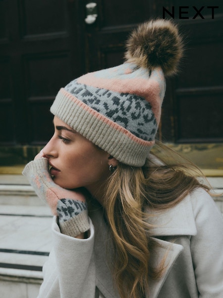 Leopard/Pink Hat and Handwarmer Set (B40172) | € 24