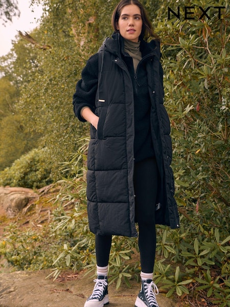 Schwarz - Shower Resistant Knit Collar Hooded Padded Gilet (B41857) | 90 €