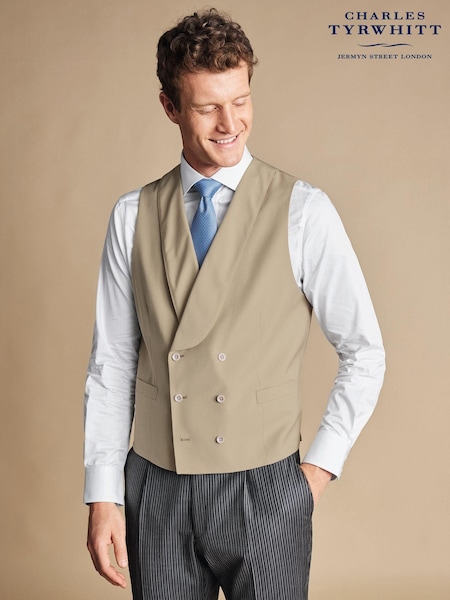 Charles Tyrwhitt Gold Adjustable Fit Morning V2 Suit: Waistcoat (B46268) | €66