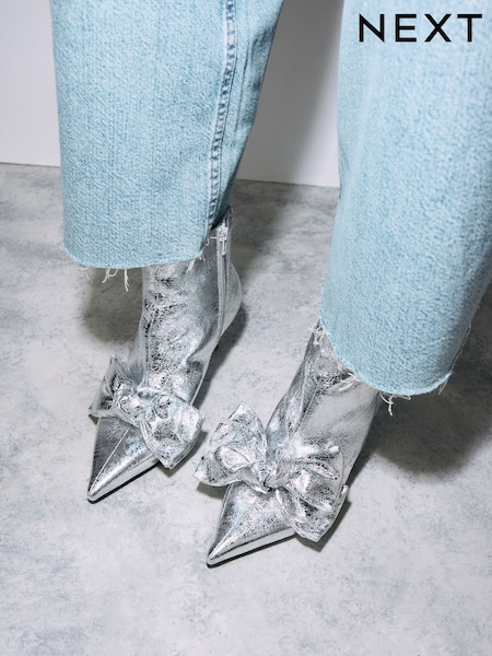 Silver Forever Comfort® Bow Detail Skinny Heeled Boots (B46314) | R$ 390