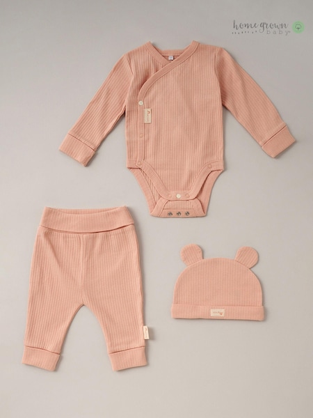 Homegrown Pink 3 Piece Ribbed Bodysuit Joggers And Bear Hat Set (B47766) | R$ 215