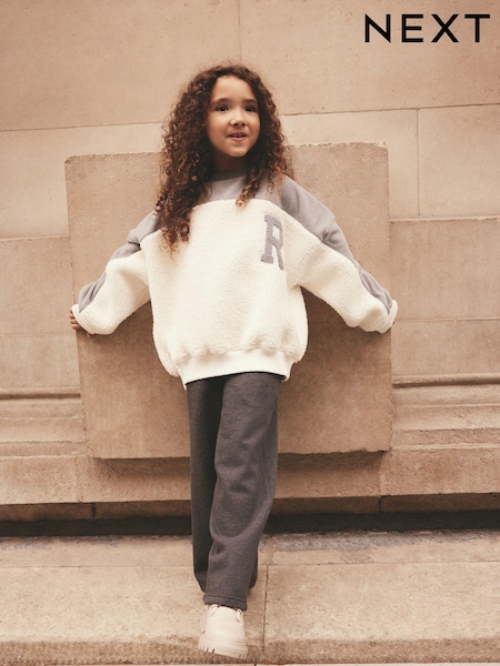 بيج فاتح - Borg Sweatshirt And Wide Leg Joggers Set (3-16yrs) (B50945) | ‏86 ر.ق. - ‏107 ر.ق.
