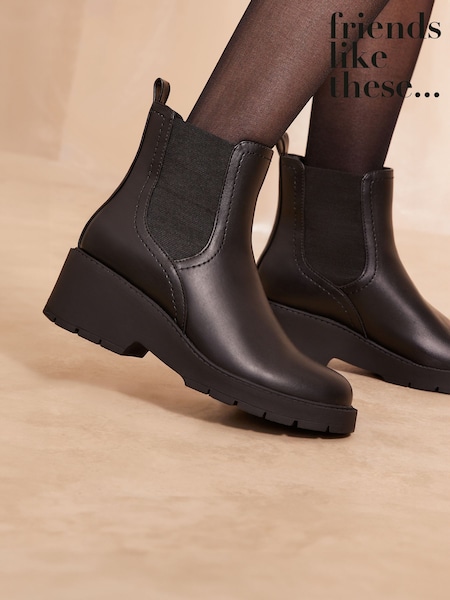 Friends Like These Chunky Wedge Faux Leather Chelsea Boot (B52374) | € 42