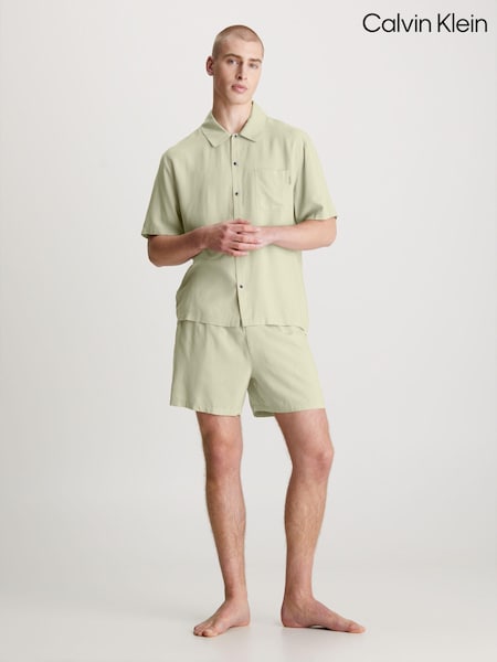 Calvin Klein Green Button Down Shirt & Shorts Set (B59652) | €60