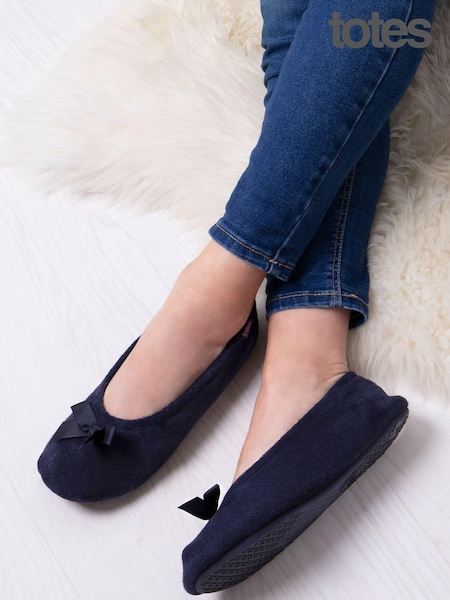 Totes Navy Isotoner Terry Ballet Slippers With Bow (B60690) | R$ 180