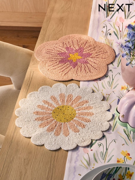 Set of 2 White Floral Beaded Placemats (B67084) | €23