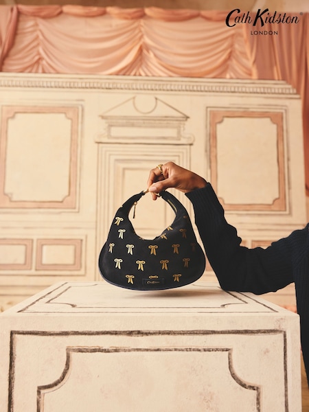 Cath Kidston Navy Suede Bow Cross-Body Bag (B67850) | R$ 890