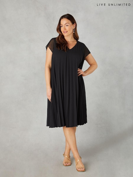 Live Unlimited Black Curve Petite Chiffon Pleated Midi Dress (B68727) | €50