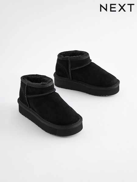 Black Flatform Mini Warm Lined Water Repellent Suede Pull-On Boots (B72695) | R$ 255 - R$ 325
