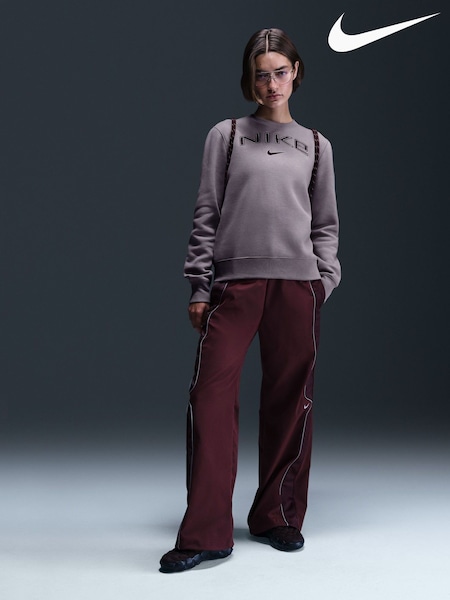 Nike Lilac Purple Phoenix Fleece Standard Varsity Logo Crew-Neck Sweatshirt (B78164) | €46