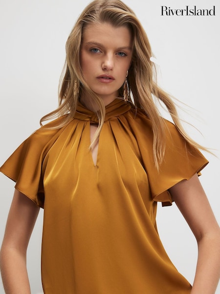 بني - رداء علوي من الستان ملفوف من الأمام بأكمام انسيابية من River Island