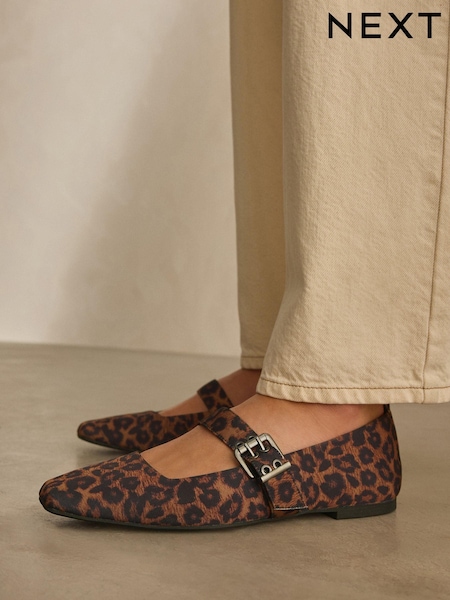 Leopardji potisk - Forever Comfort® Square Toe Eyelet Mary Jane Shoes (B79420) | € 18