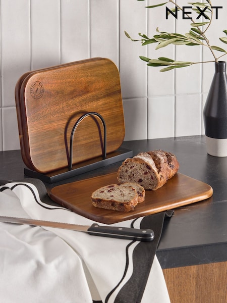 Set of 3 Natural Bronx Chopping Boards with Wire Stand (B79701) | €35