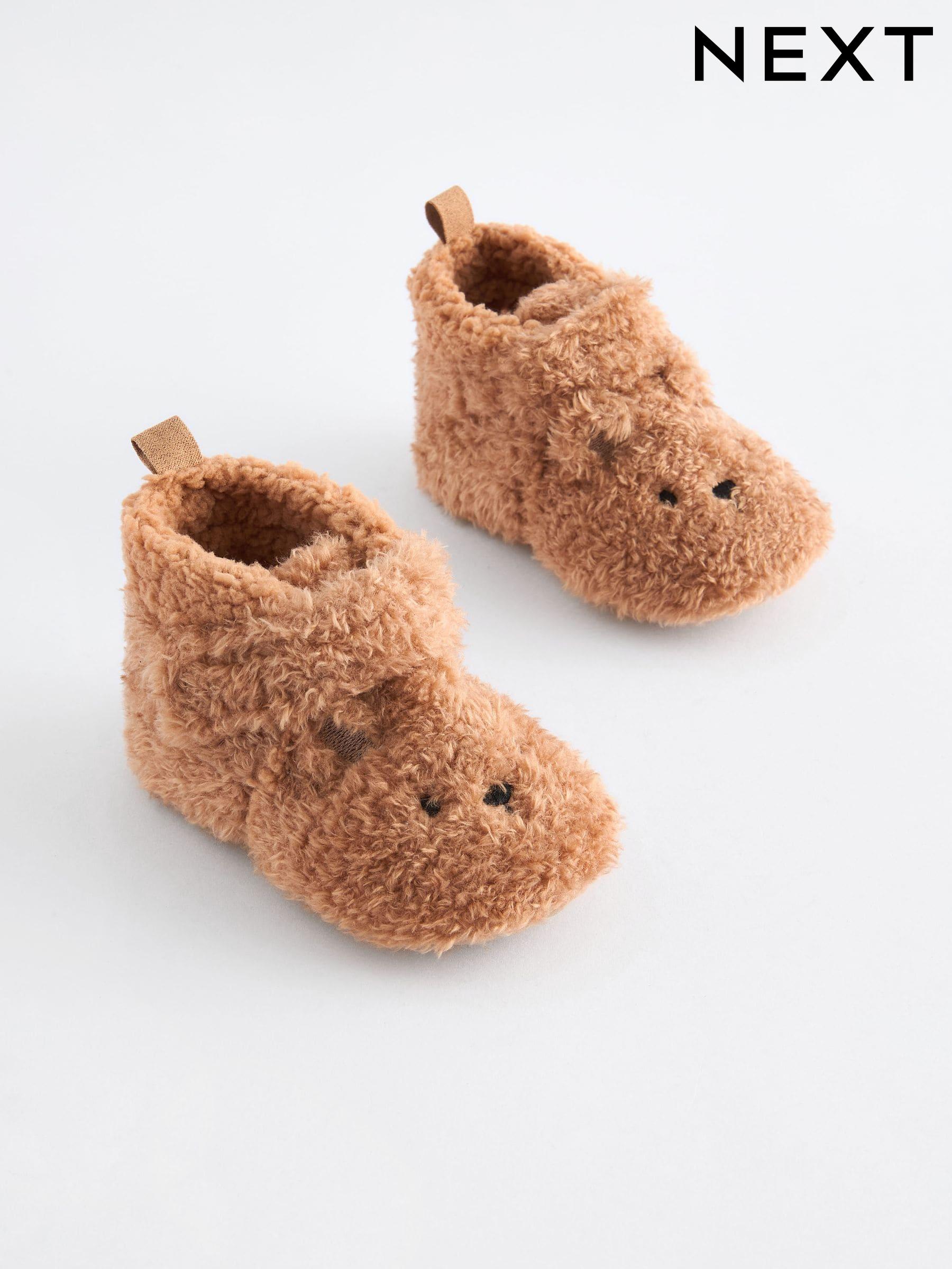 Newborn footwear shop