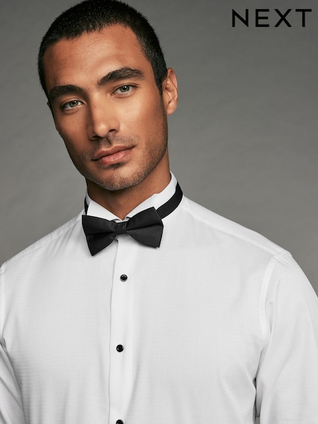 White Slim Fit Textured Double Cuff Long Sleeve Shirt With Wing Collar And Bow Tie Pack (B83732) | €44